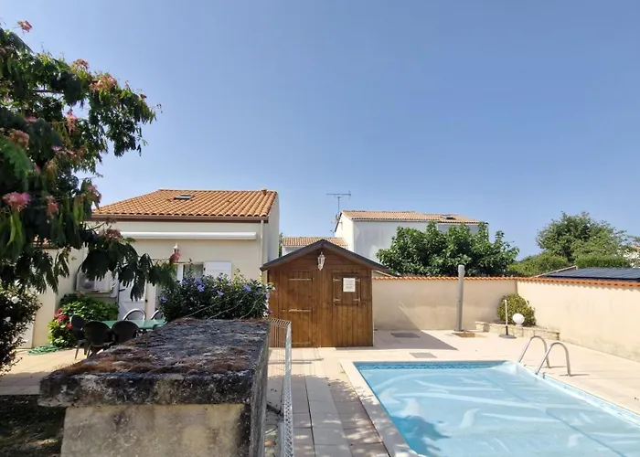 Augustin - Maison Mitoyenne Avec Sa Piscine Privee - 6 Personnes Vila *
