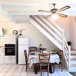 Villa Augustin - Maison Mitoyenne Avec Sa Piscine Privee - 6 Personnes