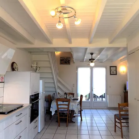 Augustin - Maison Mitoyenne Avec Sa Piscine Privee - 6 Personnes Βίλα *