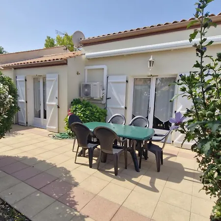 Augustin - Maison Mitoyenne Avec Sa Piscine Privee - 6 Personnes *