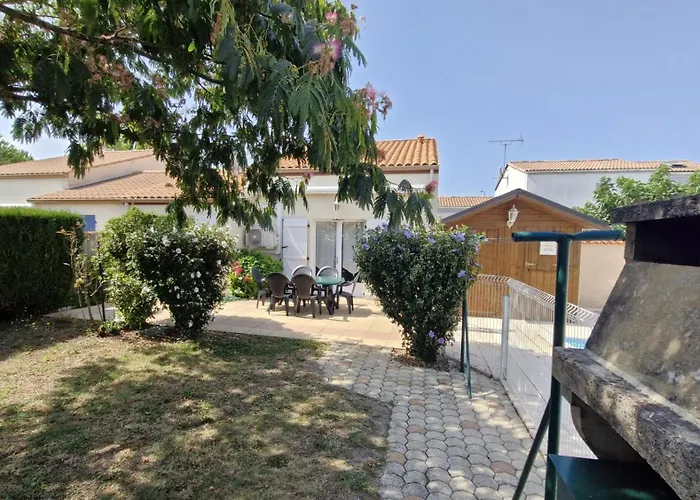 Augustin - Maison Mitoyenne Avec Sa Piscine Privee - 6 Personnes Villa